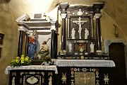 91 Altare con edicola della Madonna dell'apparizione 
